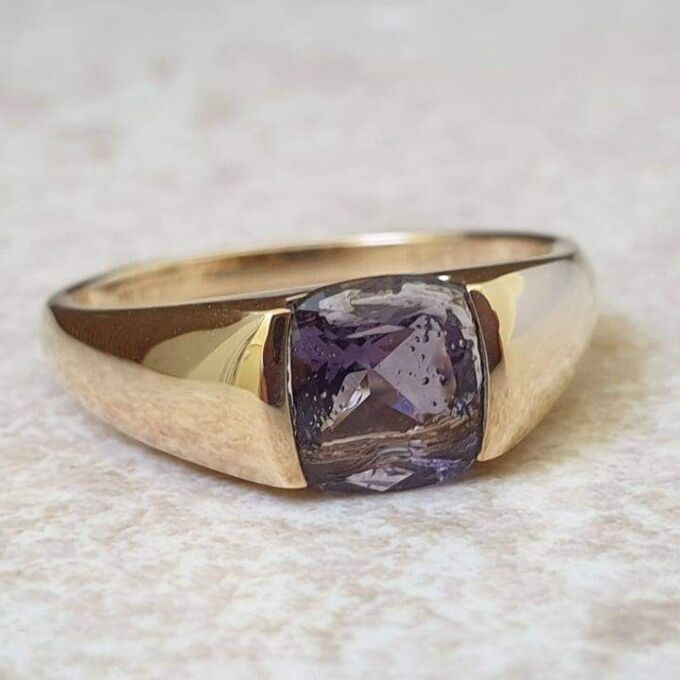 Amethyst Ring in 9ct Gold.