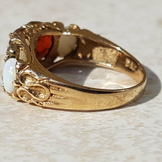 Sale – Chunky Opal and Garnet 9ct Gold Ring, a UK L 1/2 or a US 6 1/4.