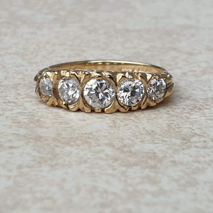 Graduating Paste Five Stone Ring in 9ct Gold,  a UK I 1/2 or a US 4 3/4.