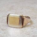 Two Tone Signet Ring in 9ct Gold, a UK Q 1/2 or a US 8 1/2
