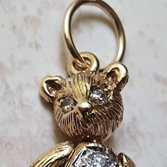 Small Gemset Vintage Teddy Bear in 9ct Gold
