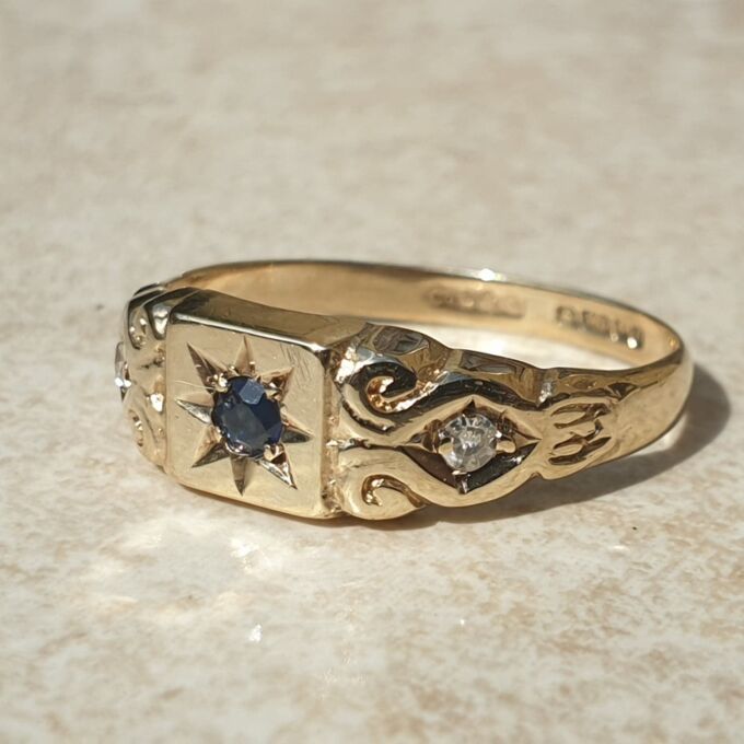 Sapphire and Diamond Ring in 9ct Gold, a UK M 1/2 or a US 6 3/4
