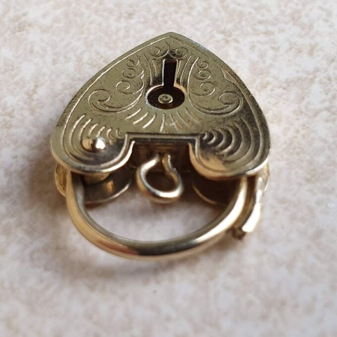 Small Engraved Working Padlock in 9ct Gold