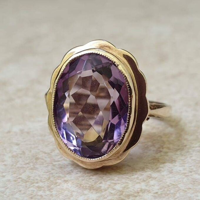 Amethyst Solitaire Frame Ring in 9ct Gold, a UK K or a US 5 3/4