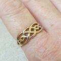 Graduating Celtic Knot Ring in 9ct Gold.