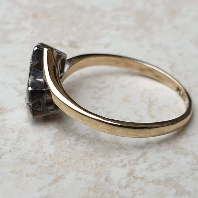 Art Deco Diamond Ring in 9ct Gold and Platinum, a UK N 1/2 or a US 7 1/4.