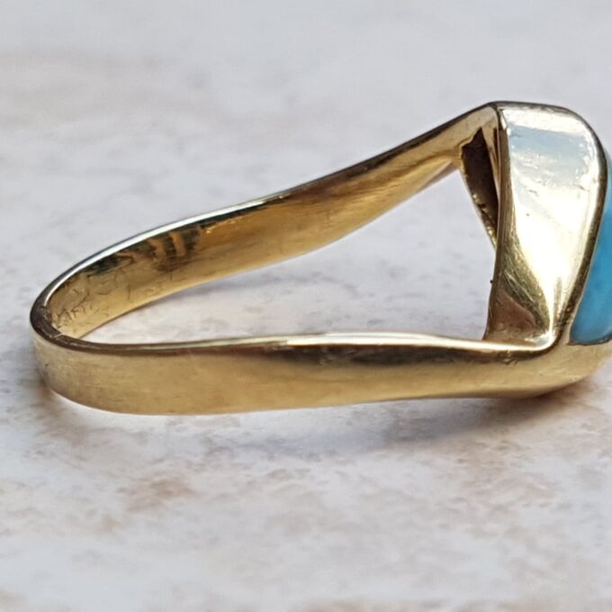Unusual Modernist Larimar Ring in 9ct Gold, a UK O 1/2 or a US 7 3/4.