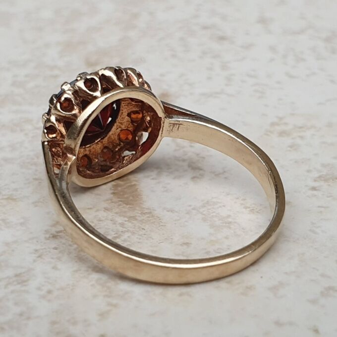 Garnet Cluster Ring in 9ct Gold, a UK K 1/2 or a US 5 1/2