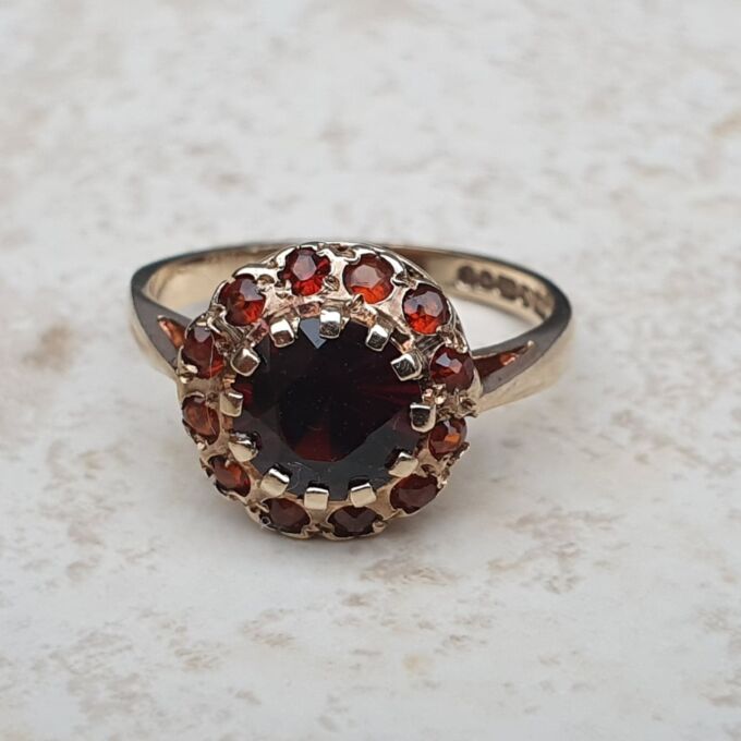 Garnet Cluster Ring in 9ct Gold, a UK K 1/2 or a US 5 1/2