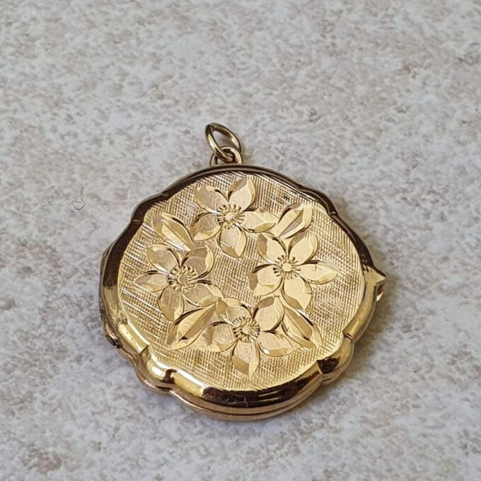Ornate Flower Locket in 9ct Gold