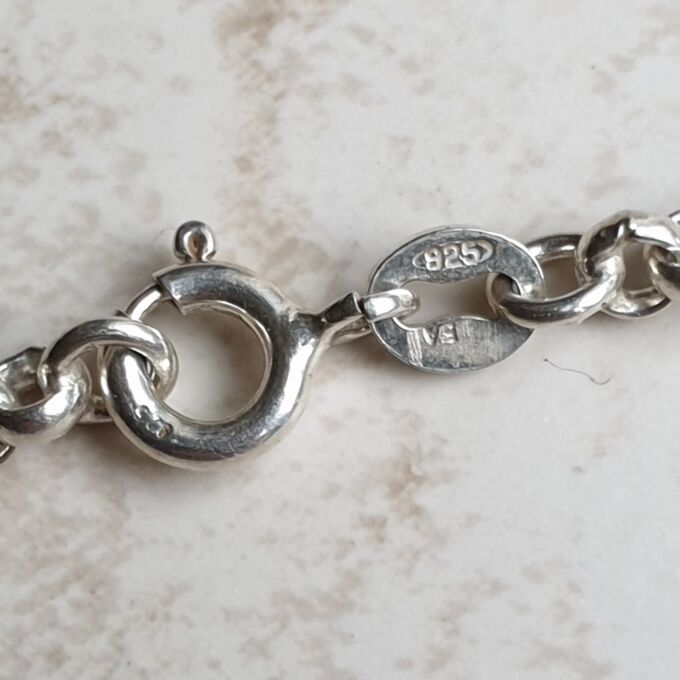 Heavyweight Belcher Chain in Sterling Silver, 23.5 inches.