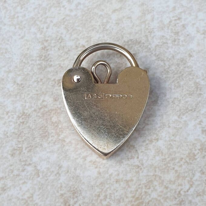 Small Plain Heart Padlock in 9ct Gold