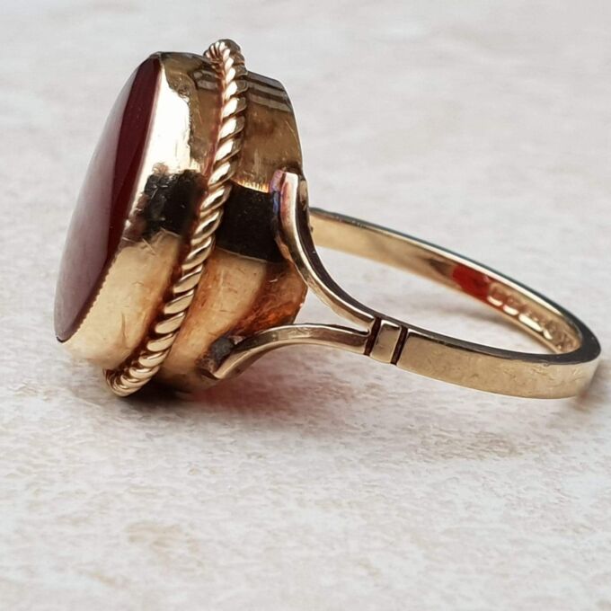 Bold Carnelian Solitaire Ring in 9ct Gold, a UK L 1/2 or a US 6 1/4.