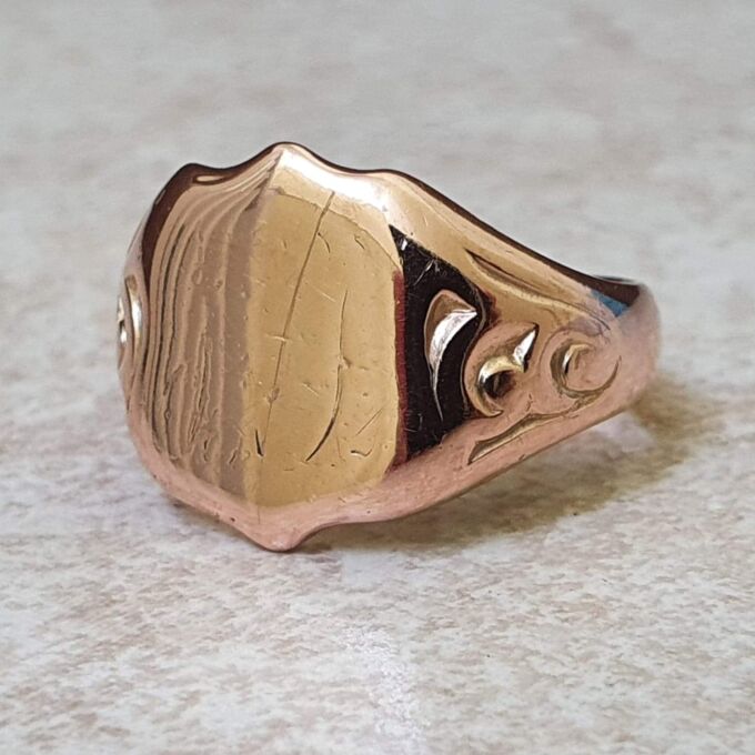 Shield Signet Ring in 9ct Rose Gold.