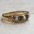 Pearl and Ruby Ring in 9ct Gold, a UK N 1/2 or a US 7 1/4.