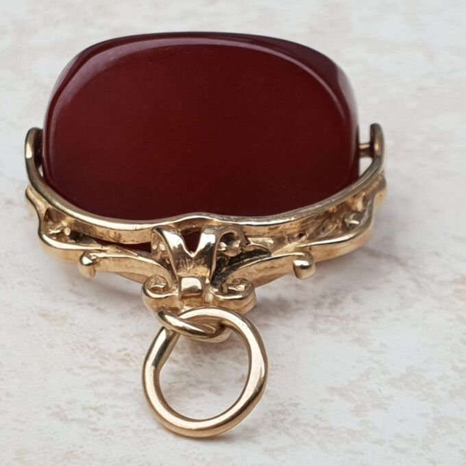 Carnelian Spinner Fob Pendant in 9ct Gold