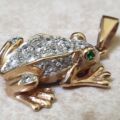 Fun Frog Pendant in 9ct Gold.