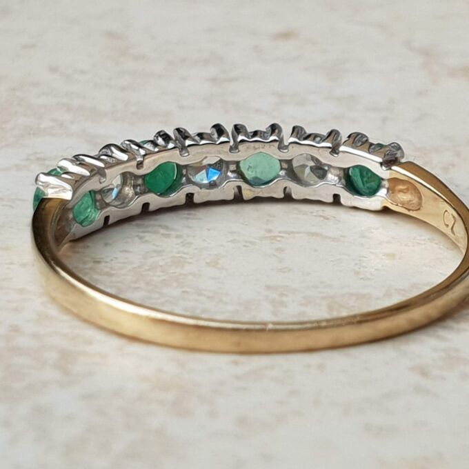 Sparkly Green and White CZ Ring in 9ct Gold, a UK P or a US 8.