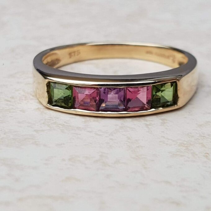 Multi Colour Tourmaline and Amethyst Ring in 9ct Gold, a UK N 1/2 or a US 7 1/4.