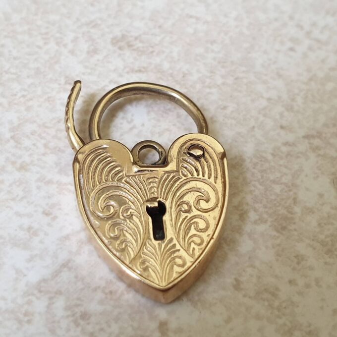 Ornate Heart Padlock Pendant in 9ct Gold