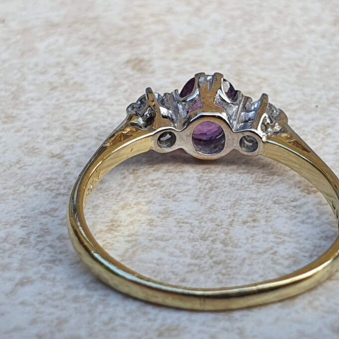 Purple Sapphire and Diamond Ring in 18ct Gold, a UK M 1/2 or a US 6 1/2.