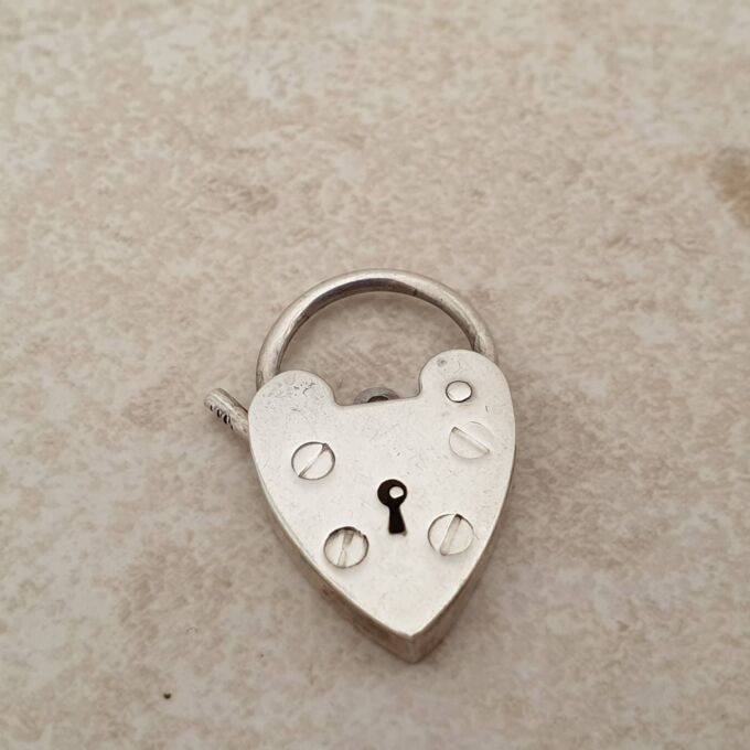 Vintage Plain Heart Padlock in Silver