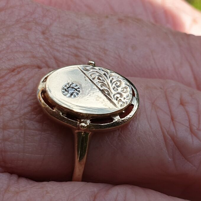 Diamond Set Engraved Signet Ring in 9ct Gold