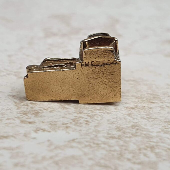 Opening Church Charm with Stanhope Lens and Wedding Scene Inside in 9ct Gold.