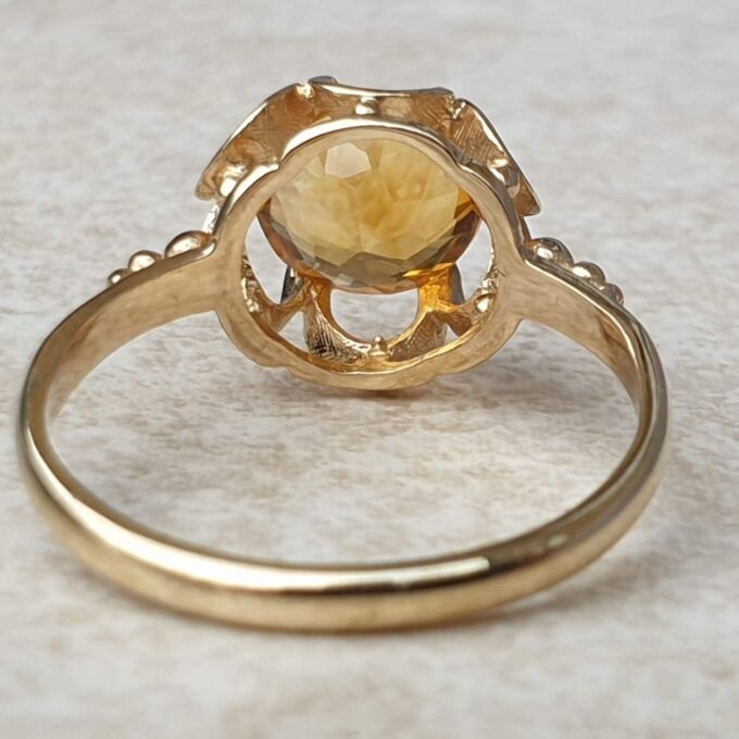 Citrine Solitaire Ring in 9ct Gold, a UK O or a US 7 1/2.