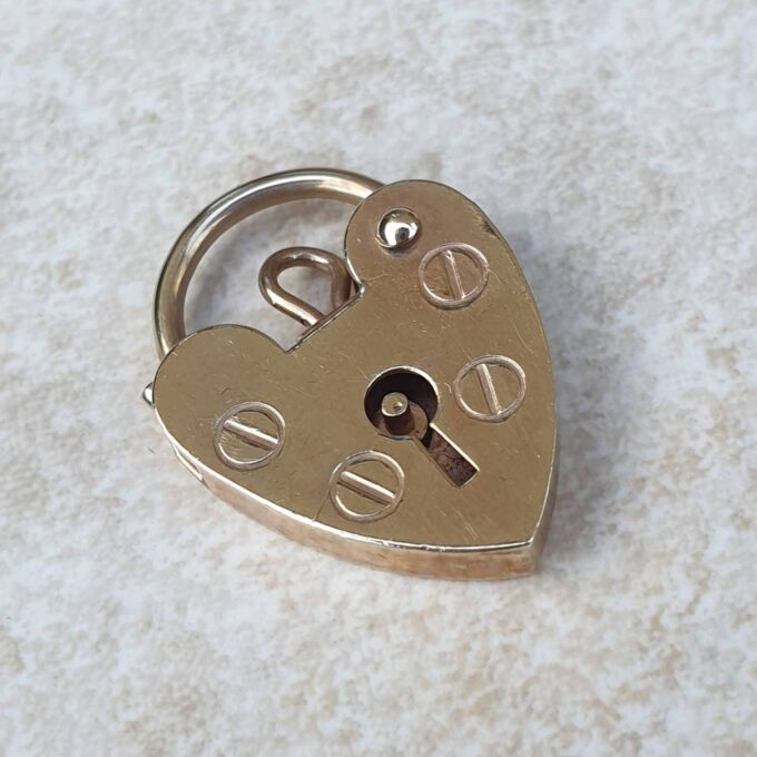 Small Plain Heart Padlock in 9ct Gold