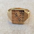 Heavy Checkerboard Design Signet Ring in 9ct Gold, a UK O or a US 7 1/2.
