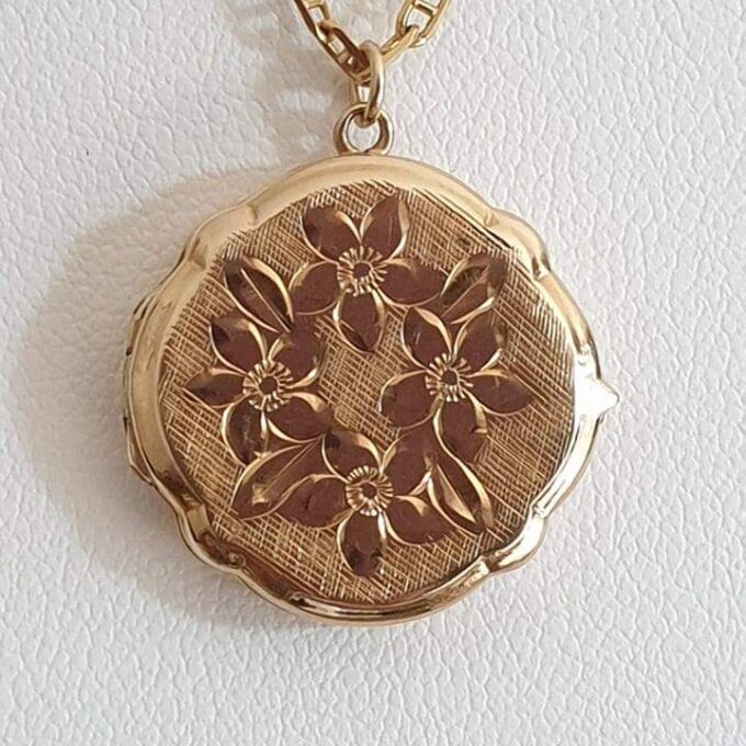 Ornate Flower Locket in 9ct Gold