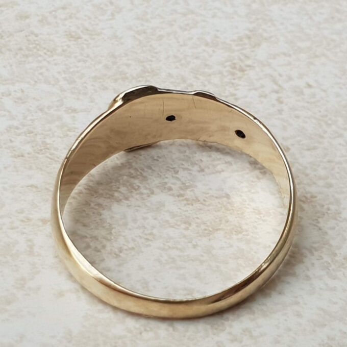 Bold Vintage Buckle Ring in 9ct Gold, a UK Q 1/2 or a US 8 3/4.