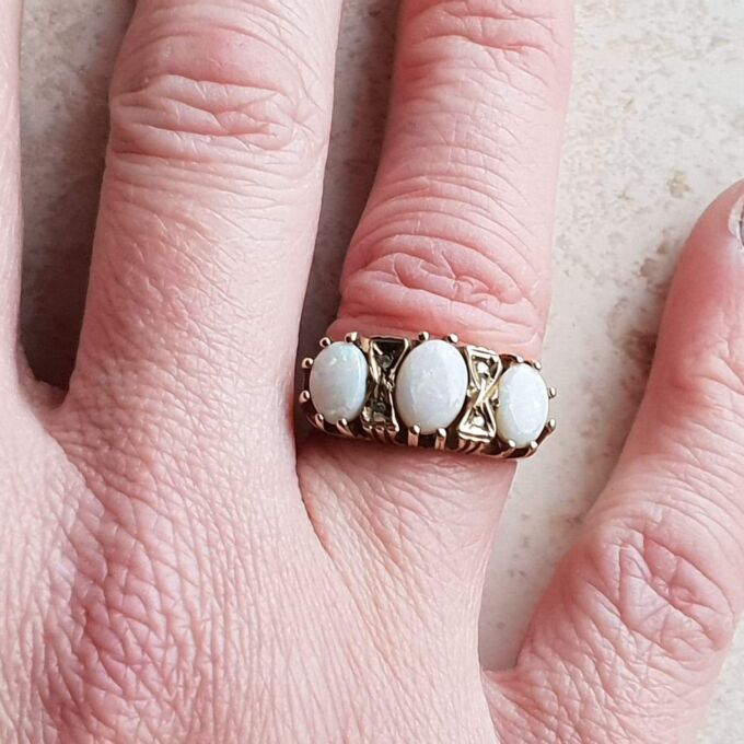 Chunky Three Stone Opal Ring in 9ct Gold, a UK M 1/2 or a US 6 3/4.