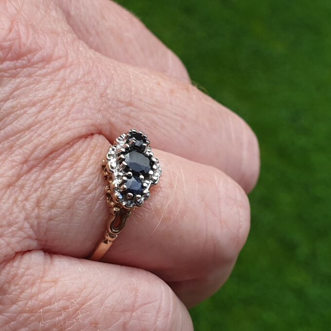 Three Stone Sapphire Ring in 9ct Gold, a UK K or a US 5 1/2