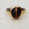 Tigers Eye Signet Ring in 9ct Gold, a UK N 1/2 or a US 7 1/4.