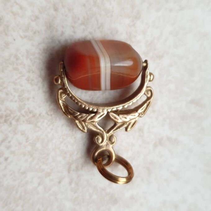 RESERVED – Banded Agate Spinner Fob in 9ct Gold