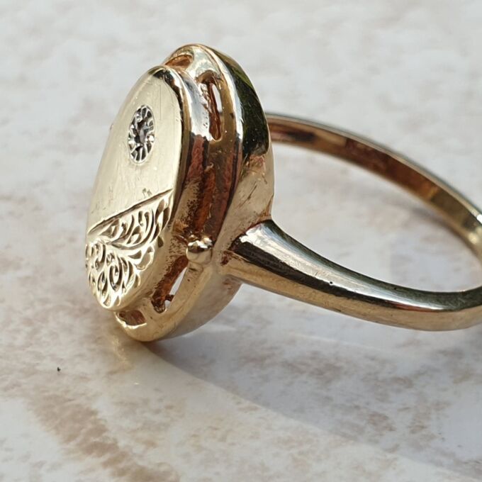 Diamond Set Engraved Signet Ring in 9ct Gold