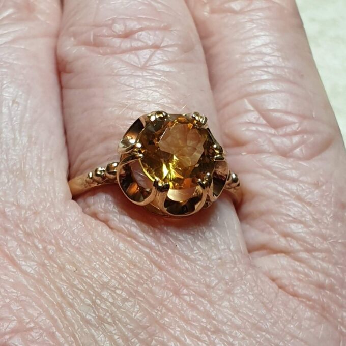 Citrine Solitaire Ring in 9ct Gold, a UK O or a US 7 1/2.