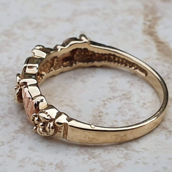 Flower and Leaf Design Ring in 9ct yellow & rose gold, a UK O or a US 7 1/2