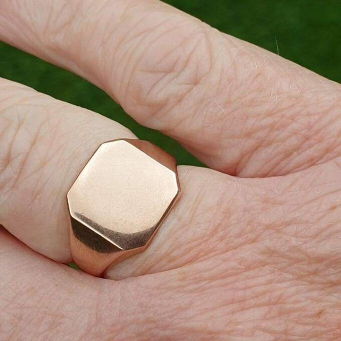 Simple Plain Signet Ring in 9ct Rose Gold, a UK K 1/2 or a US 5 3/4