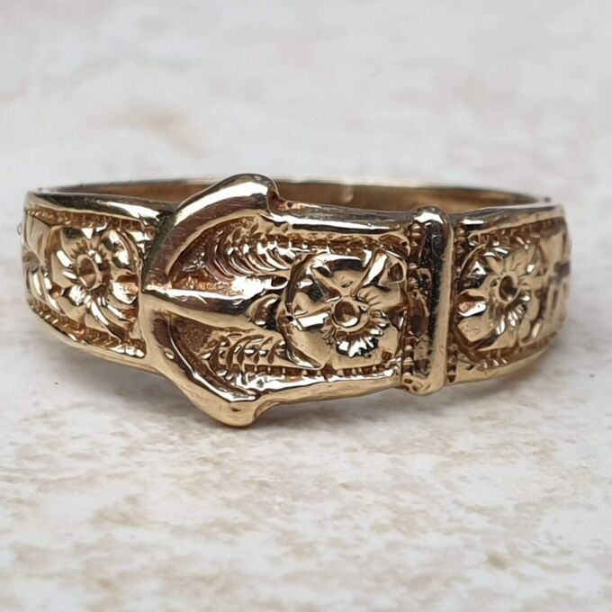 Flower Buckle Ring in 9ct Gold, a UK J 1/2 or a US 5 1/4