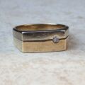 Oblong Diamond Set Signet Ring in 9ct Gold, a UK O 1/2 or a US 7 1/2