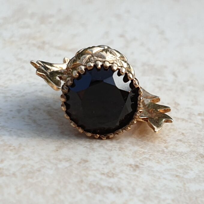 Thistle Pendant with Smoky Quartz in 9ct Gold