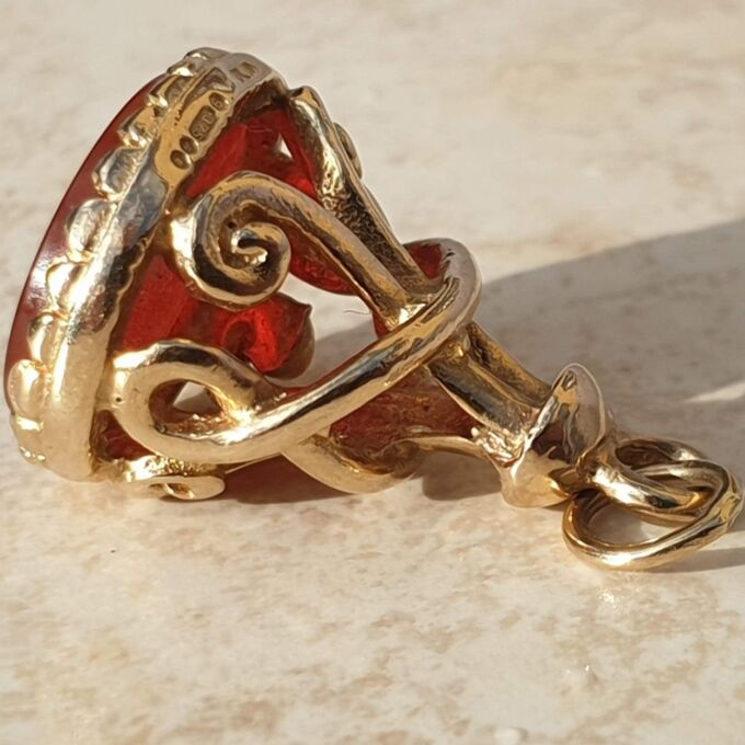 Carnelian Fob Pendant in 9ct Gold
