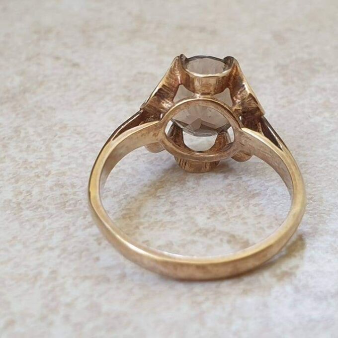 Oval Smoky Quartz Ring in 9ct Gold.