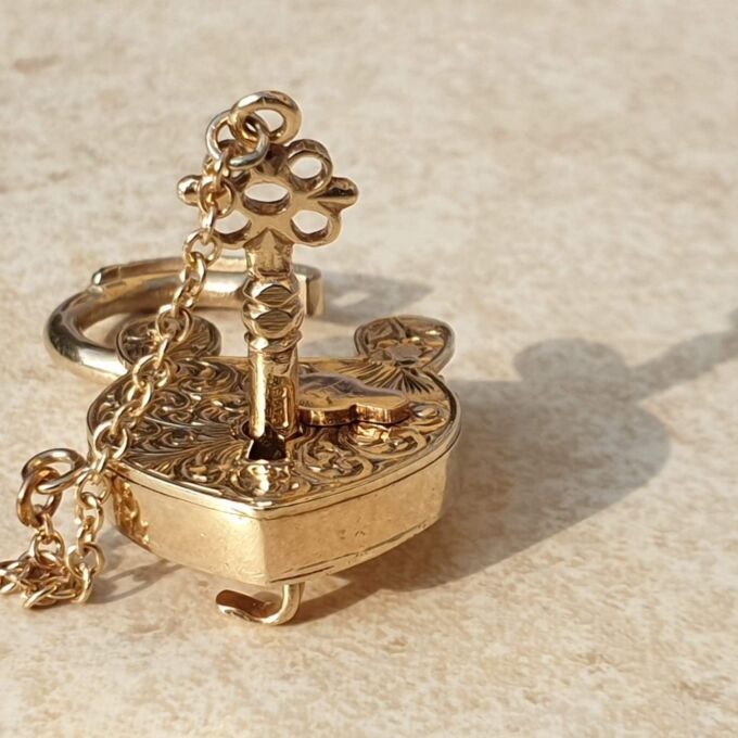 Ornate Heavy Padlock with Key in 9ct Gold