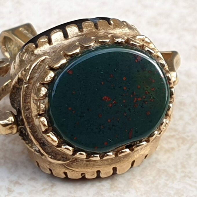 Three Stone Spinner Fob in 9ct Gold.