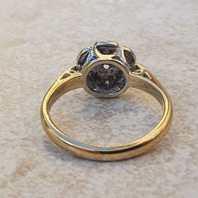 Diamond Set Daisy Cluster Ring in 18ct Gold