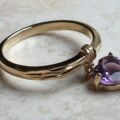 Amethyst Dangling Charm Ring in 9ct Gold,  a UK K 1/2 or a US 5 1/2.